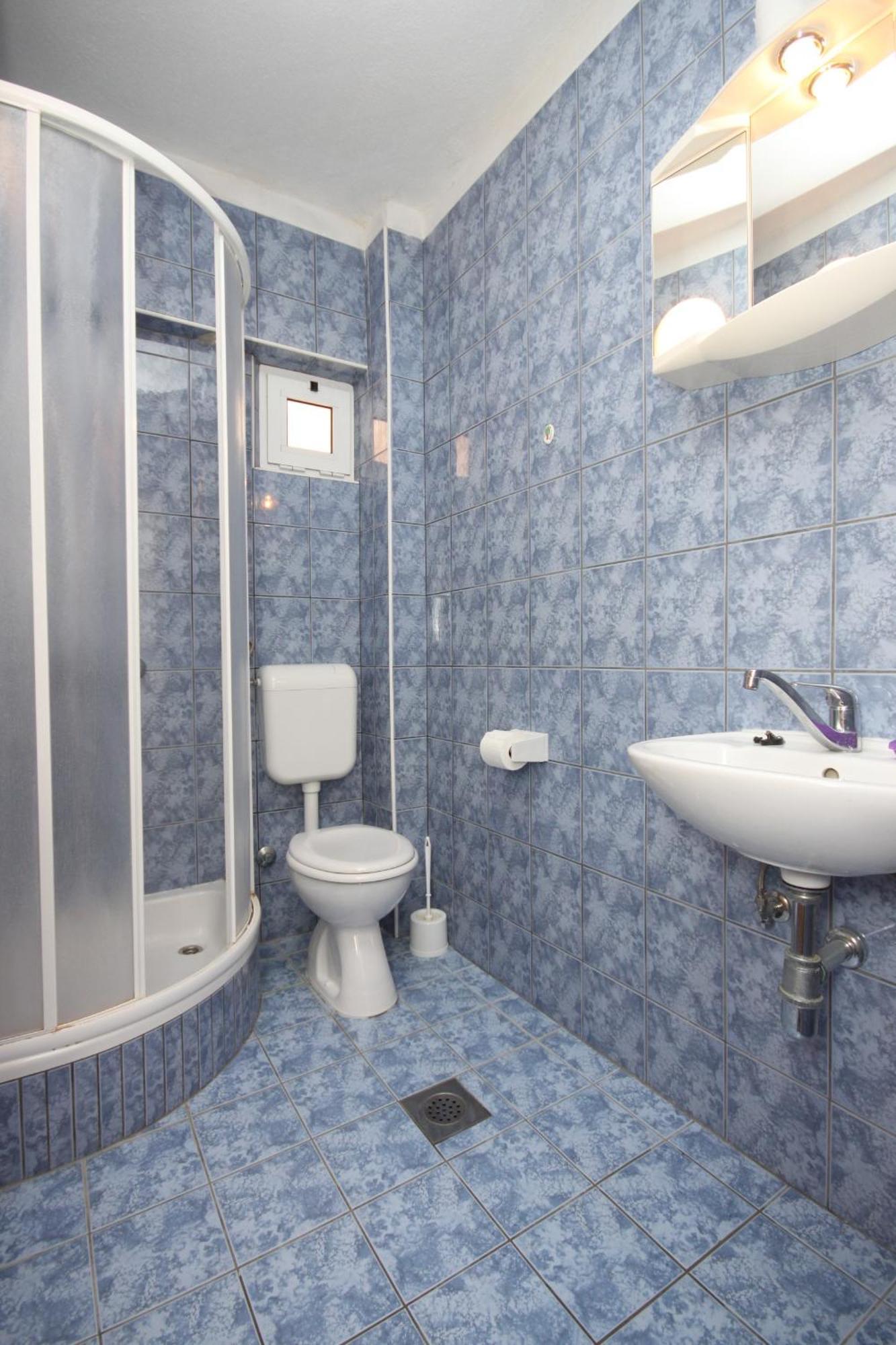 Apartments With A Parking Space Zivogosce - Porat, Makarska - 6700 Igrane Rom bilde